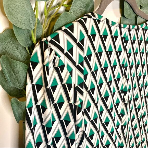 AGB Geometric Triangle Green Faux Wrap Dress Small - Picture 10 of 10